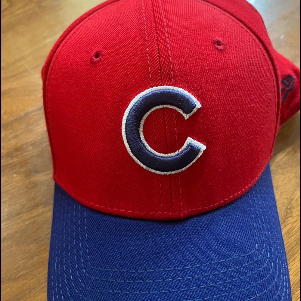 BRAND NEW CHICAGO CUBS FITTED HAT